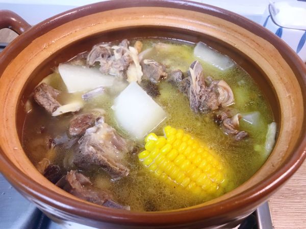 冬季滋补清炖羊排汤