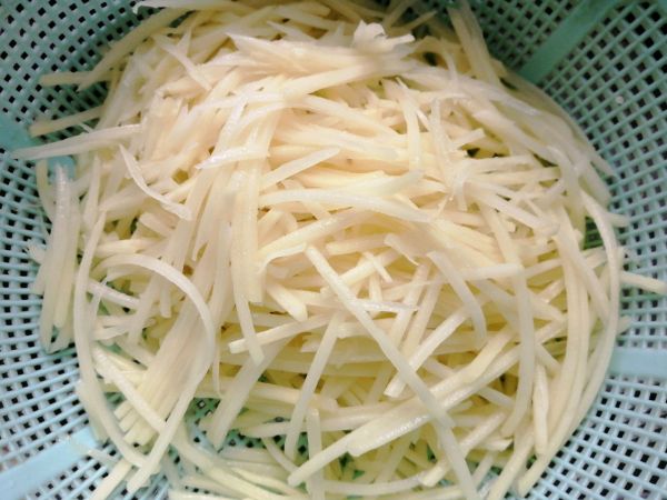 凉拌酸辣土豆丝