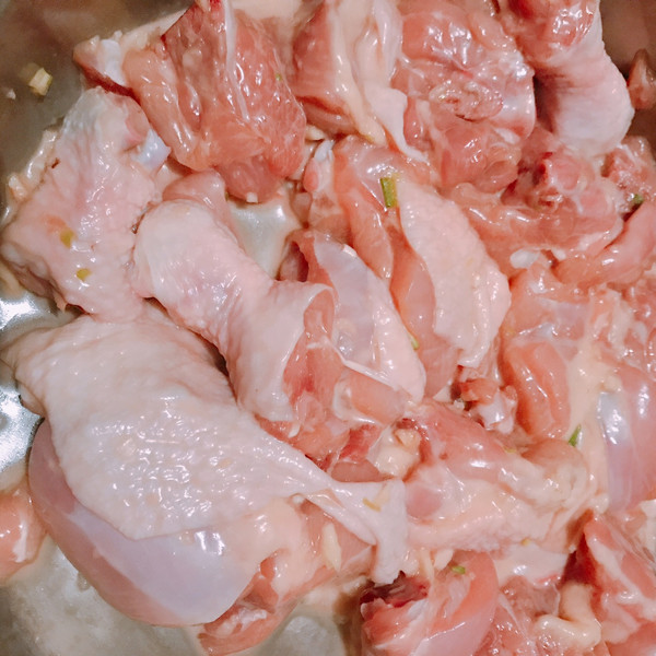 鲜味酱香鸡腿煲