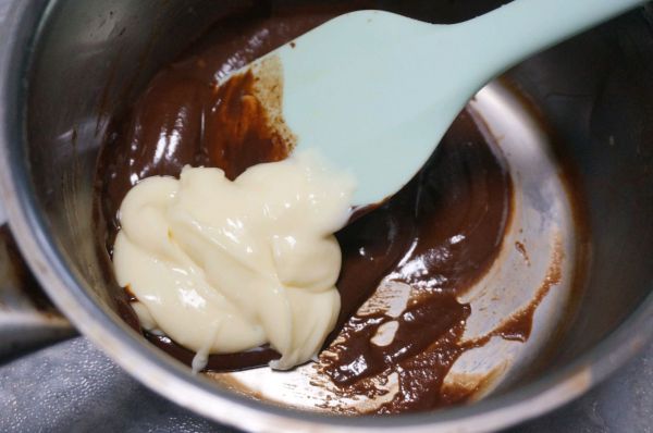 巧克力花生酥皮泡芙