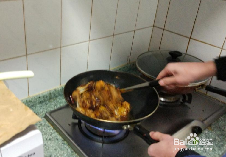 干锅排骨是怎么做出来的？