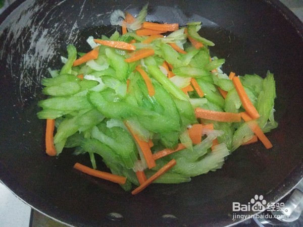 炒西芹的做法