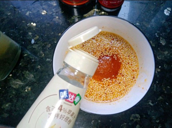 酸辣爽口拌凉粉