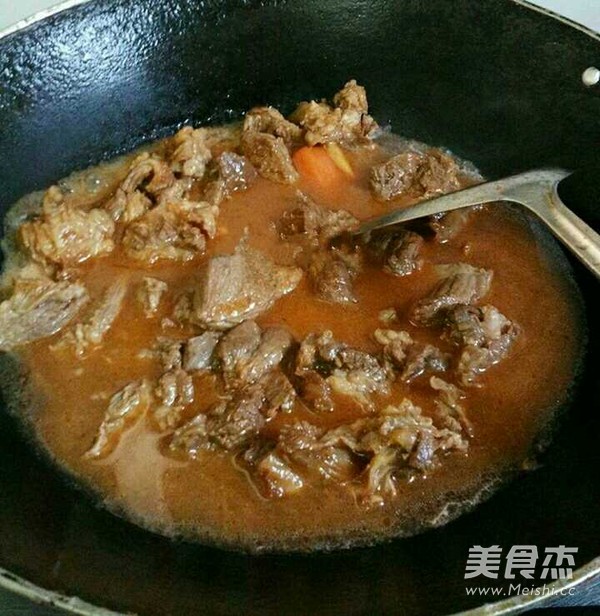 红酒土豆焖牛腩