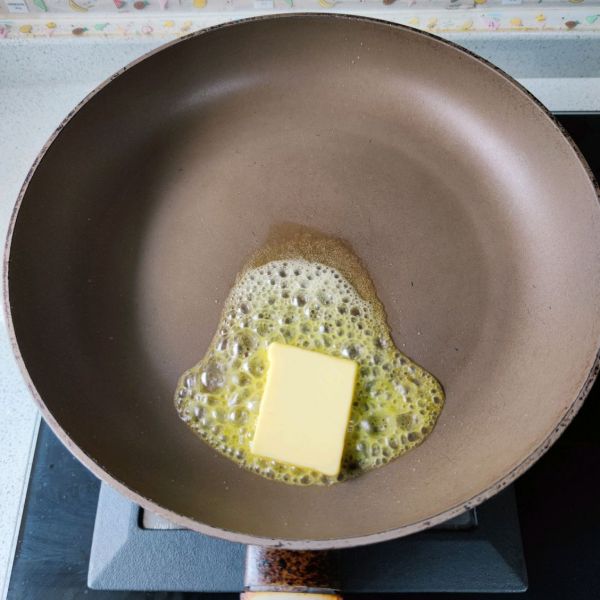 奶油培根蘑菇意面