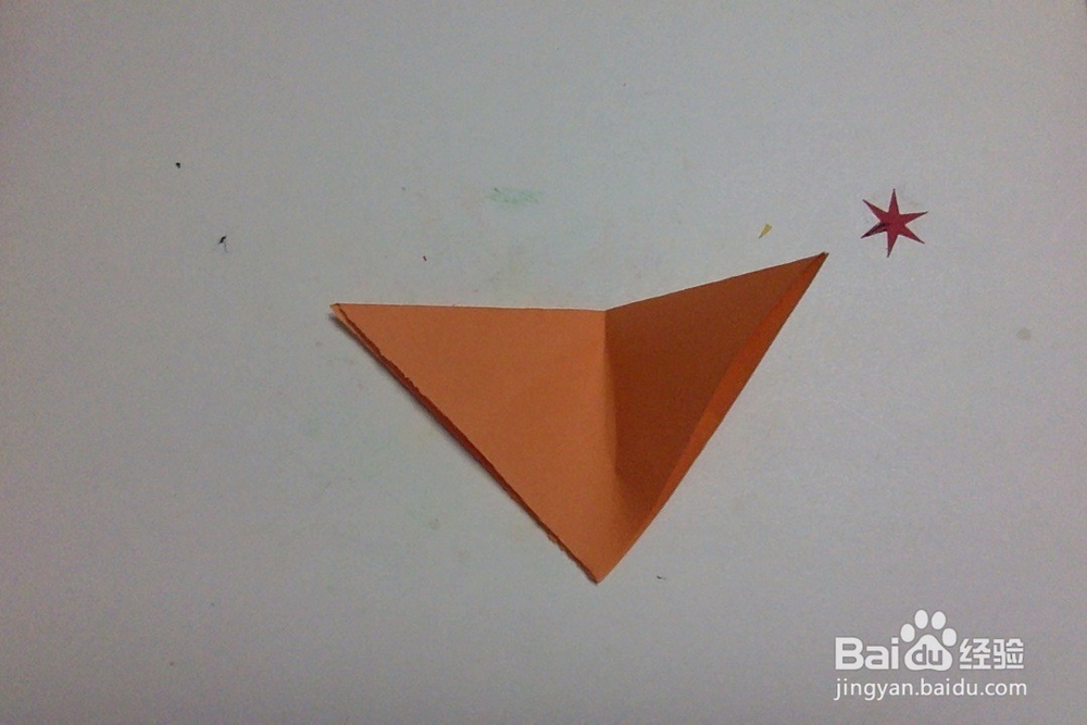 怎样剪蝴蝶窗花?手工三角团花