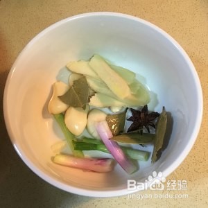 如何做春笋焖排骨