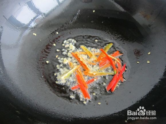 如何做出美味健康的金针菇黑木耳炒肉丝