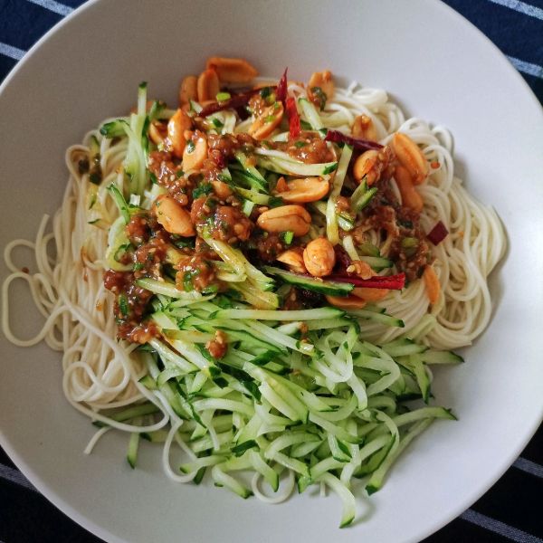 蒜蓉咖喱小凉面