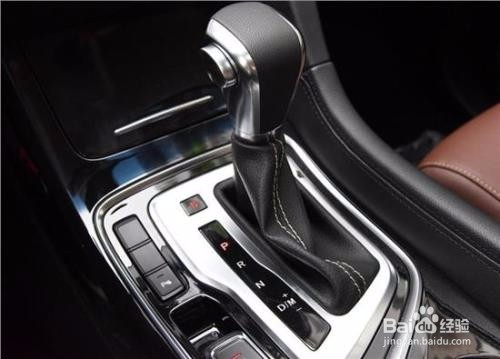 第一次开自动档车需要注意哪些