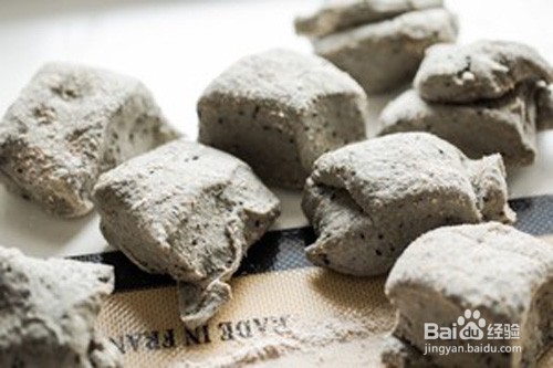 如何制作有馅的黑芝麻华夫饼