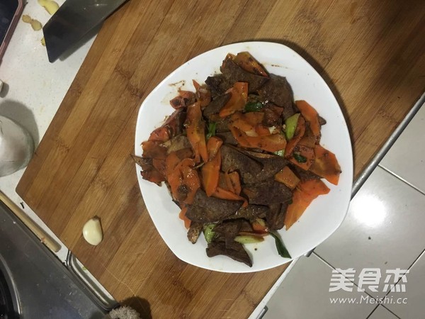 胡萝卜炒猪肝