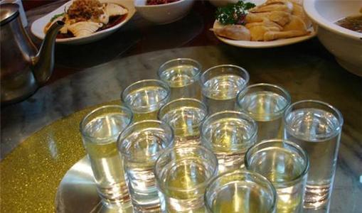 二两白酒等于多少啤酒