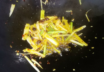 比饭店还好吃的爆炒花甲