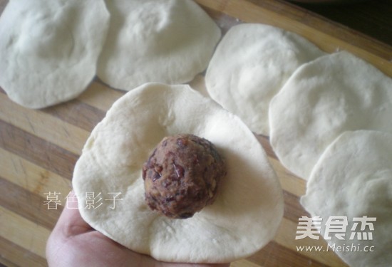 小猪豆沙包的做法
