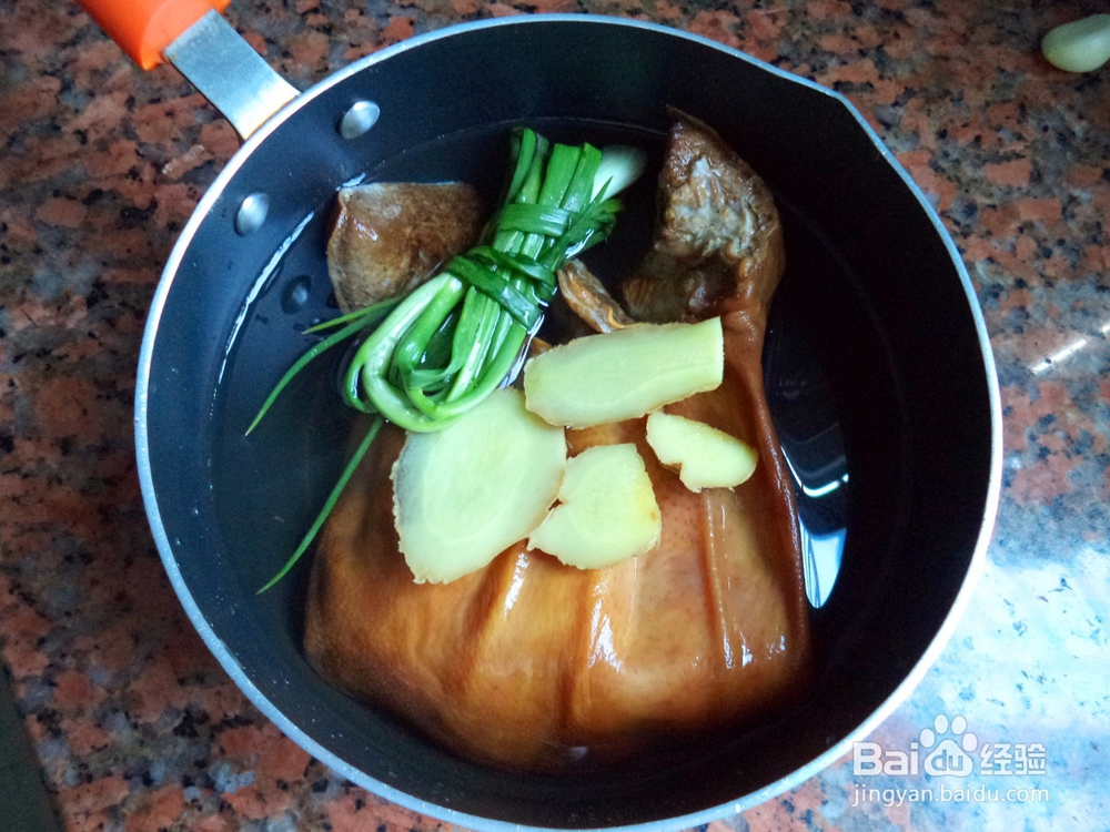 凉拌腊猪耳怎么做