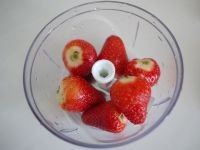 美味清凉的草莓酸奶 夏季解暑佳品