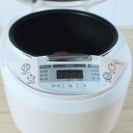 制作香蔬鱼肉米饭