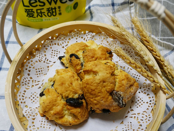 一把勺子做葡萄干司康