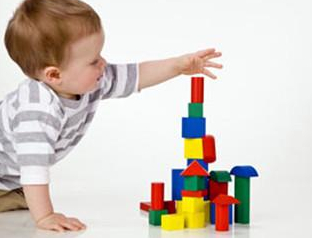 一岁之内的宝宝，家长要如何陪伴他？