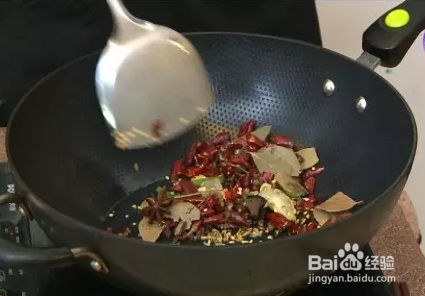 自制入味卤鸭脖!