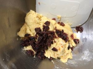 椰子油橙香蔓越莓司康的做法