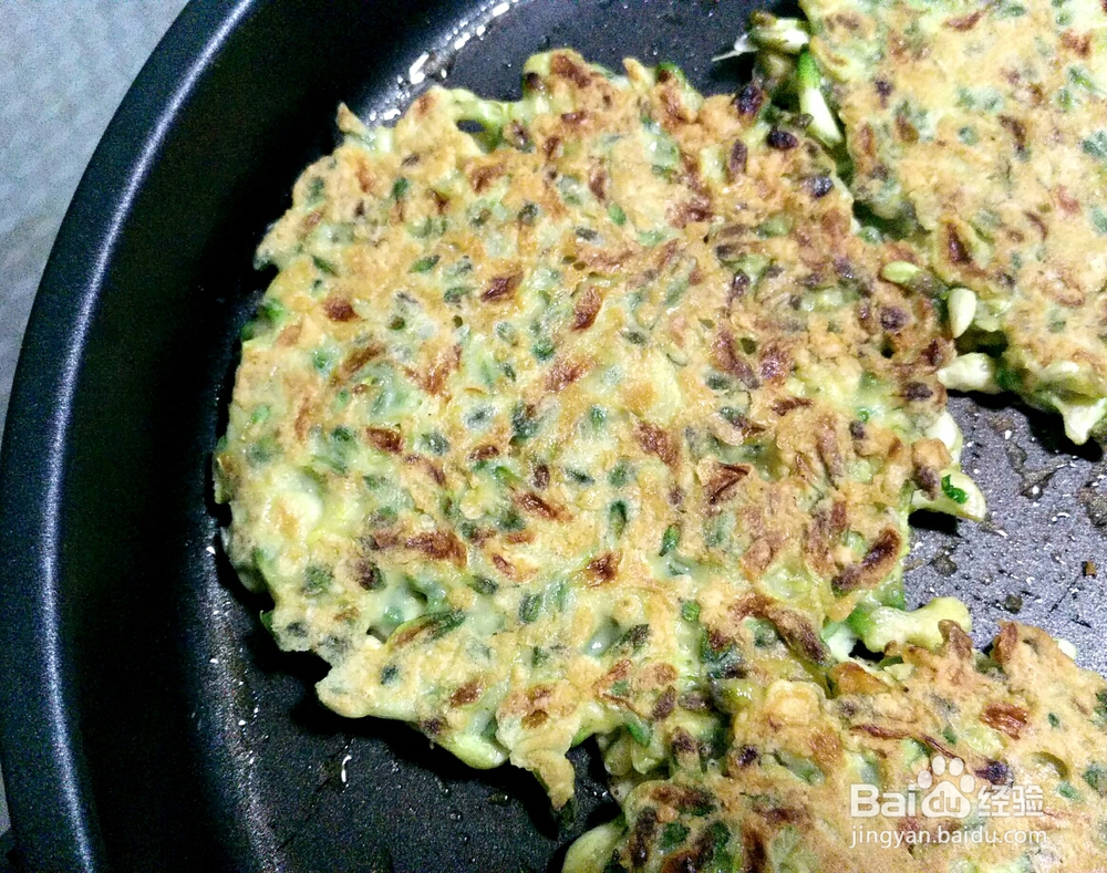 好吃不腻的槐花鸡蛋饼