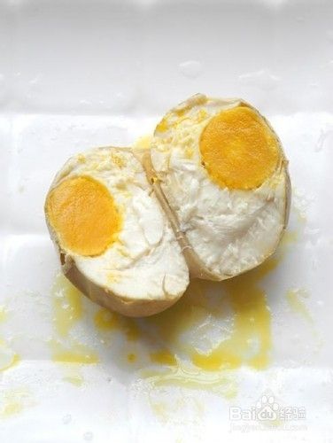 制作金黄流油的腌鸡蛋