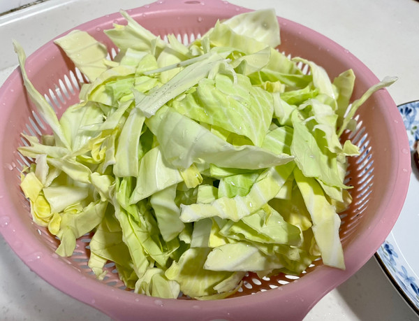 酱肉煸炒包心菜