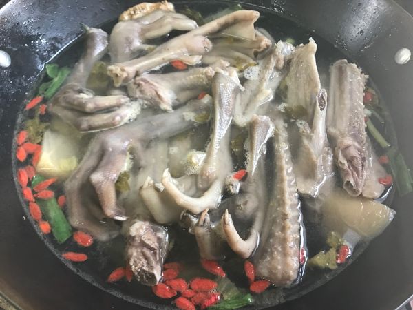 暖胃生津 酸菜鹅掌亦火锅#竹木火锅，文艺腹兴#