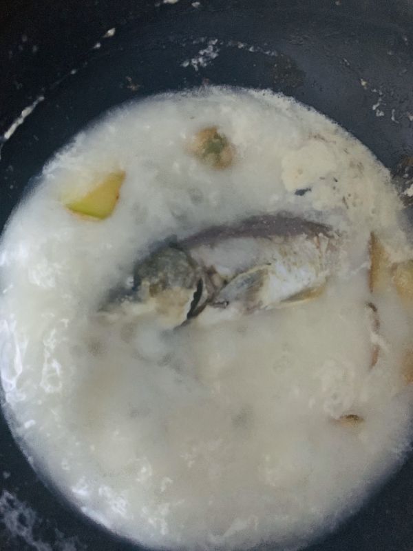 营养美味鱼汤面