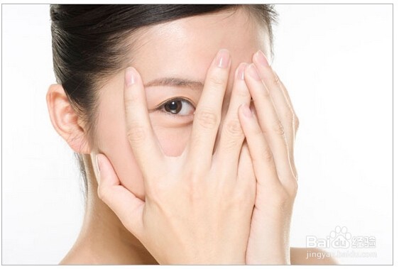 如何使用眼霜能达到更好的效果？