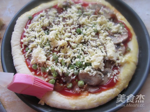 鲜虾菌菇熏肉披萨