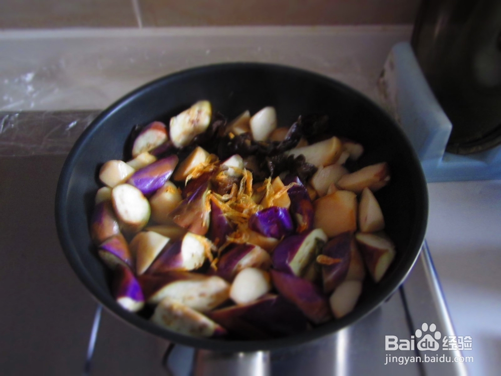 杏鲍菇炒茄子的做法