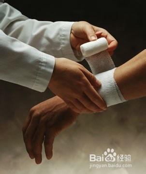 如何对一些伤口进行止血