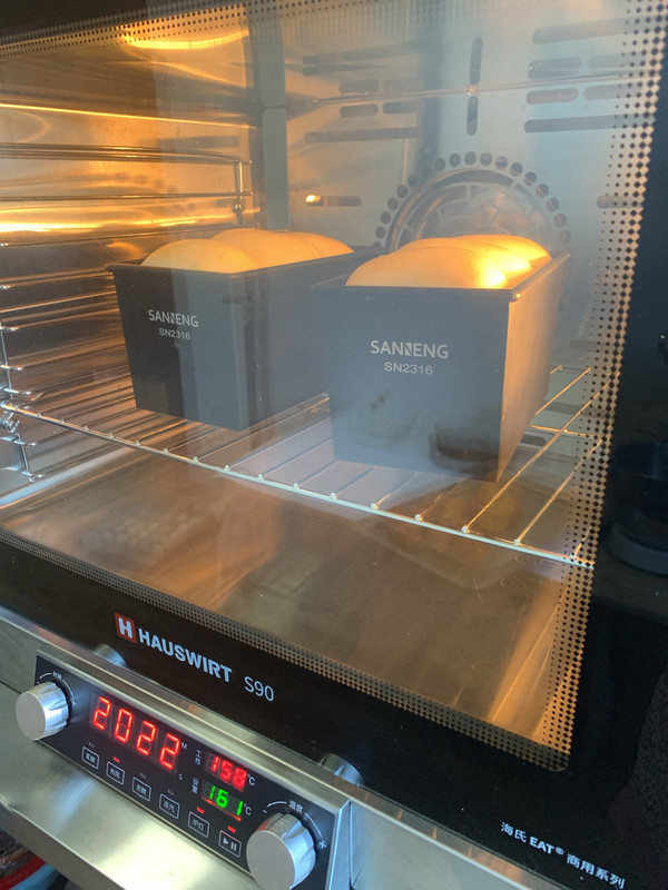 大高个蛋黄吐司