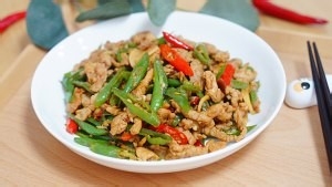 健康养生佳品青椒炒肉丝的做法