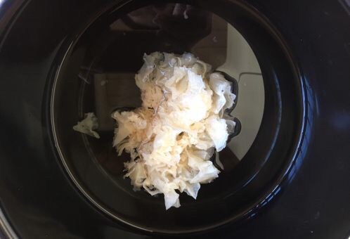 火龙果莲子百合银耳粥