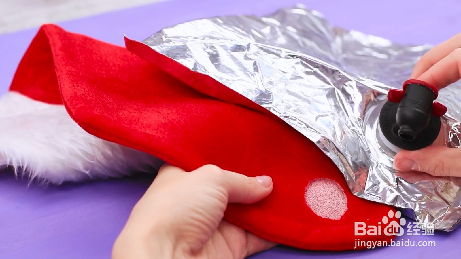 如何给可乐制作圣诞袜包装