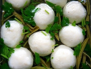 鱼圆汤里放什么好吃