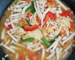 怎么做芦笋白玉菇的攻略/步骤