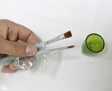 白斑遮盖液怎么使用