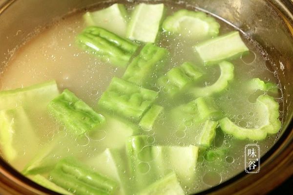 苦瓜黄豆排骨汤