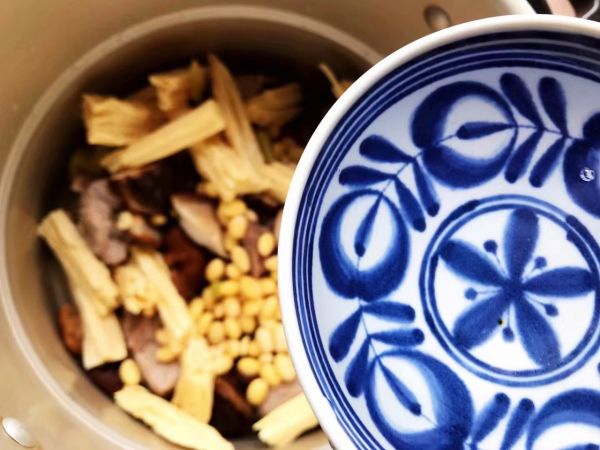 香菇黄豆腐竹烧排骨
