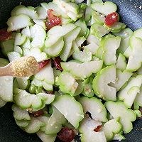 美味的腊味爆炒佛手瓜