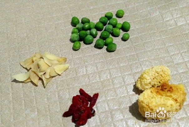 怎么做出营养的翡翠银耳羹?