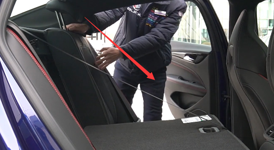 皮卡后排如何放倒