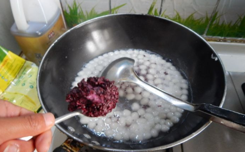 珍珠小汤圆怎么煮不会粘在一起