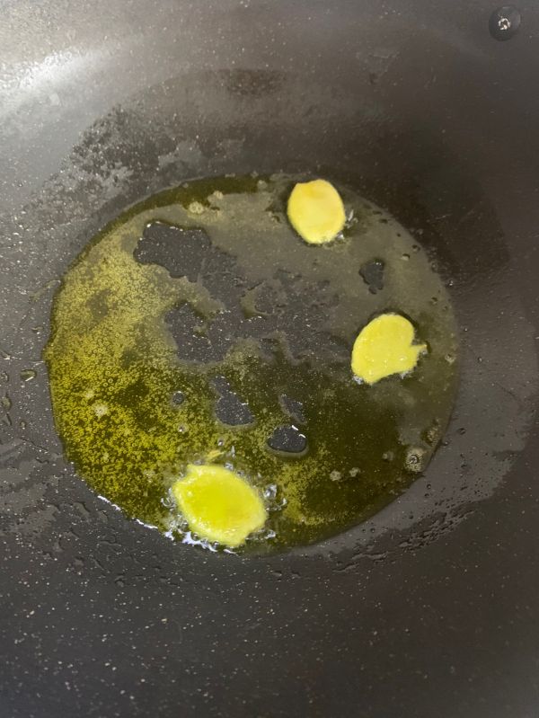 青椒干子炒肉丝