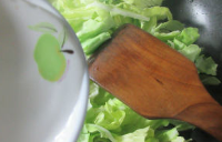 平菇炒牛心菜做法